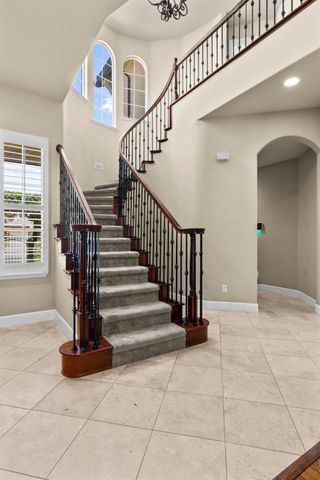 100 Paizano Ct, Roseville, CA 95661