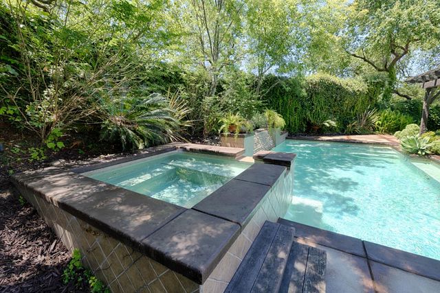 100 Paizano Ct, Roseville, CA 95661