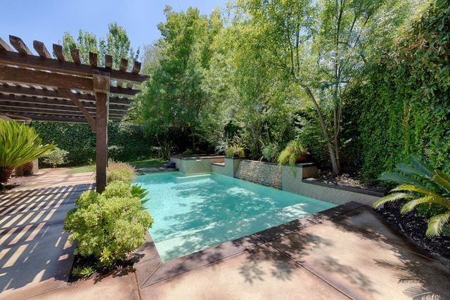 100 Paizano Ct, Roseville, CA 95661