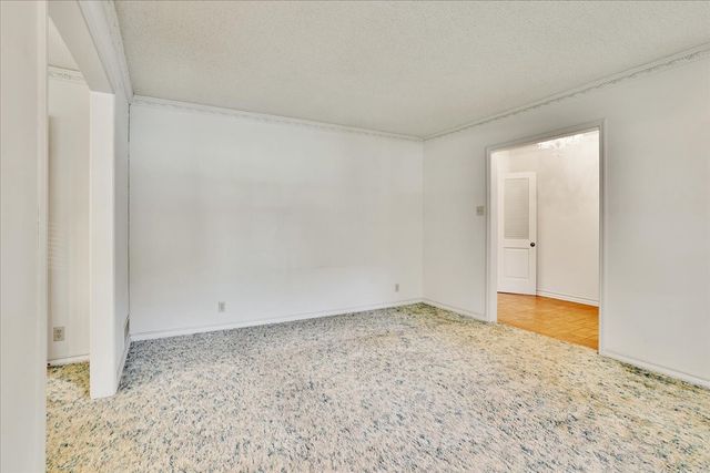 602 Queens Road, Denison, TX 75020