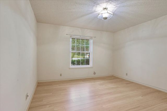 602 Queens Road, Denison, TX 75020