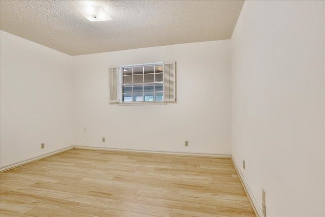 602 Queens Road, Denison, TX 75020