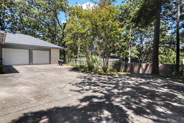 602 Queens Road, Denison, TX 75020