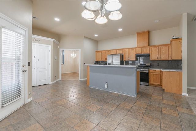 16609 Valderama Way, Edmond, OK 73012