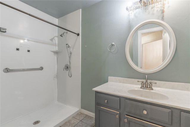 16609 Valderama Way, Edmond, OK 73012