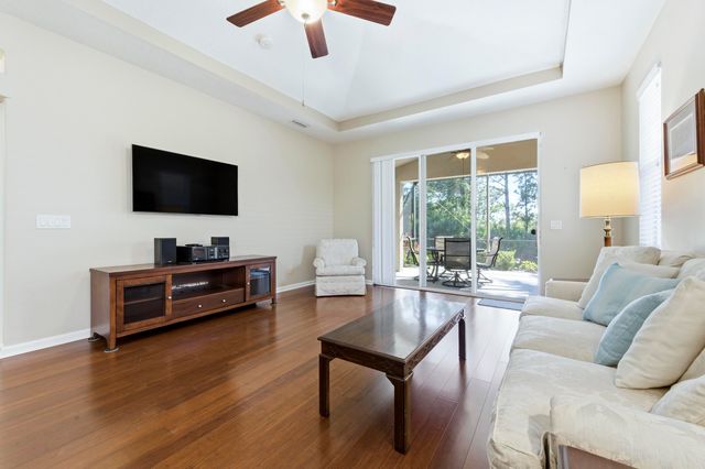 790 NW Red Pine Way, Jensen Beach, FL 34957