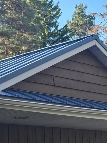 15549 Pine Street, Grand Haven, MI 49417