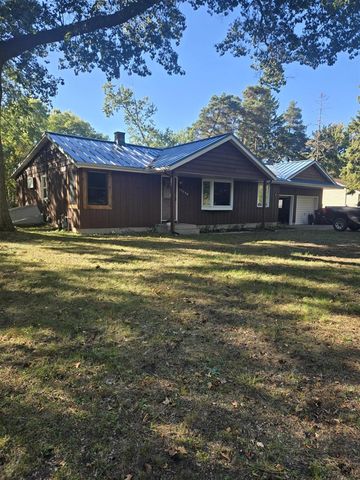 15549 Pine Street, Grand Haven, MI 49417