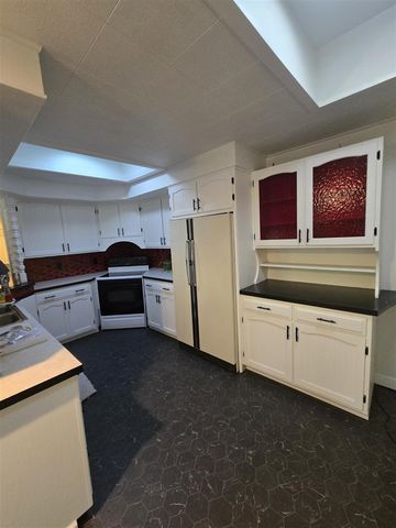 15549 Pine Street, Grand Haven, MI 49417