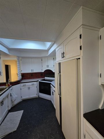 15549 Pine Street, Grand Haven, MI 49417