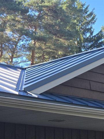 15549 Pine Street, Grand Haven, MI 49417