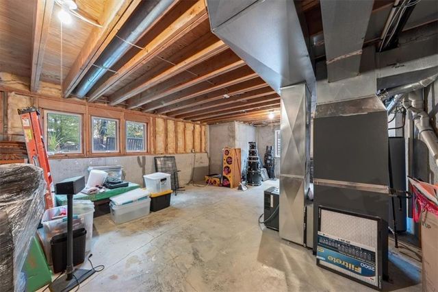 10103 Sunset Drive, Lenexa, KS 66220