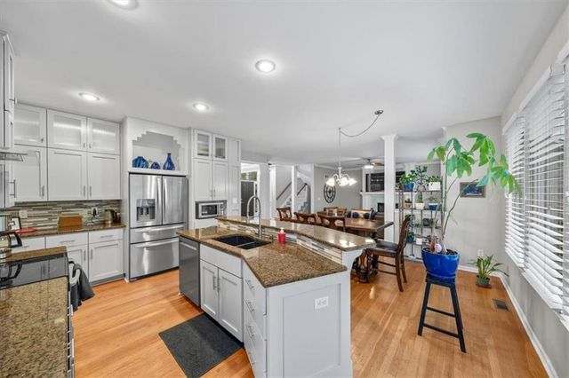 10103 Sunset Drive, Lenexa, KS 66220