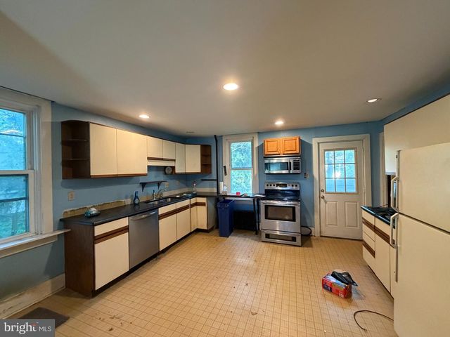 820 S YORK ST, Mechanicsburg, PA 17055