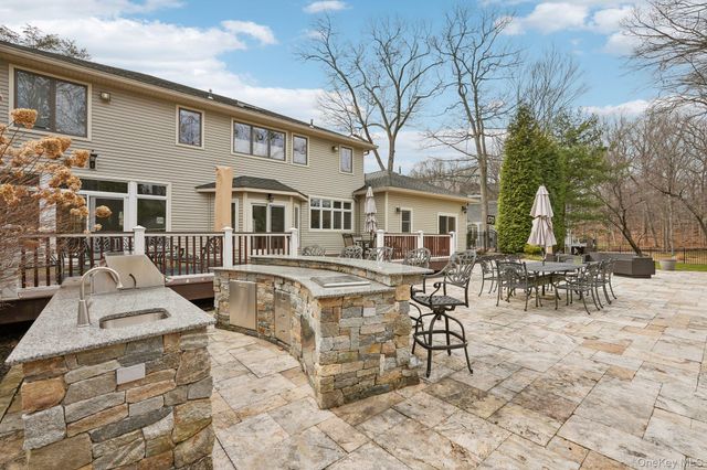 14 Pepperidge Drive, New City, NY 10956