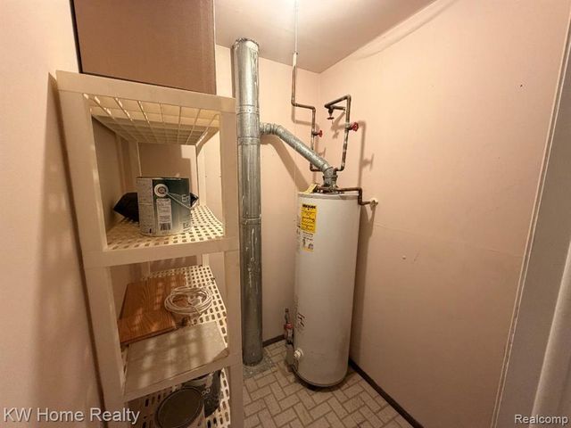 32005 W 12 Mile Road, Farmington, MI 48334