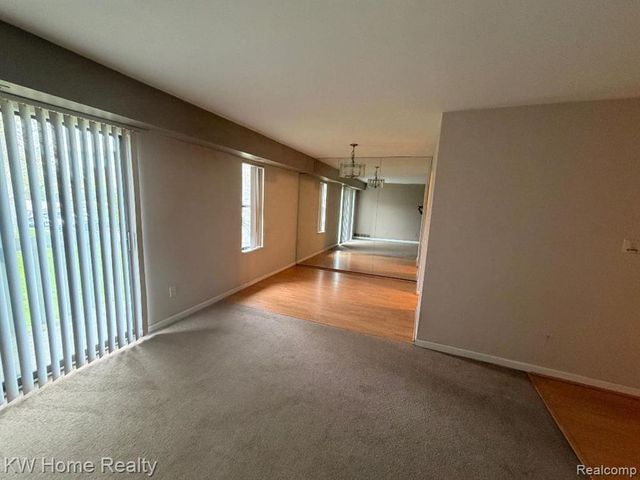 32005 W 12 Mile Road, Farmington, MI 48334