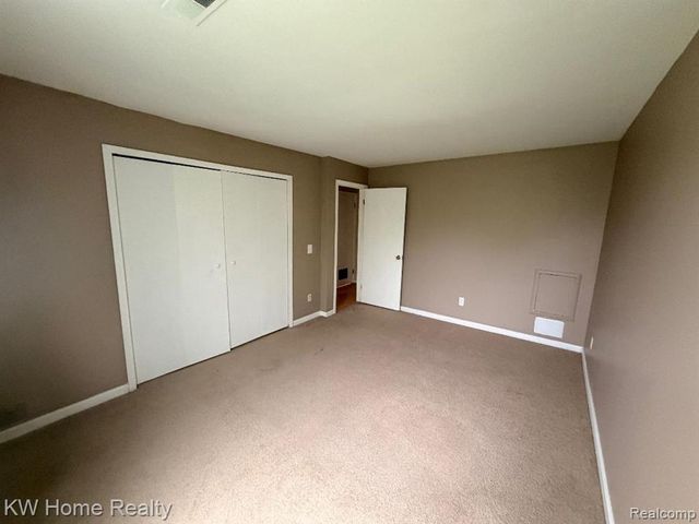 32005 W 12 Mile Road, Farmington, MI 48334