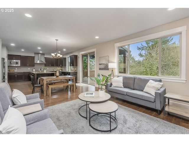 8070 Sw 195TH Ave, Beaverton, OR 97007