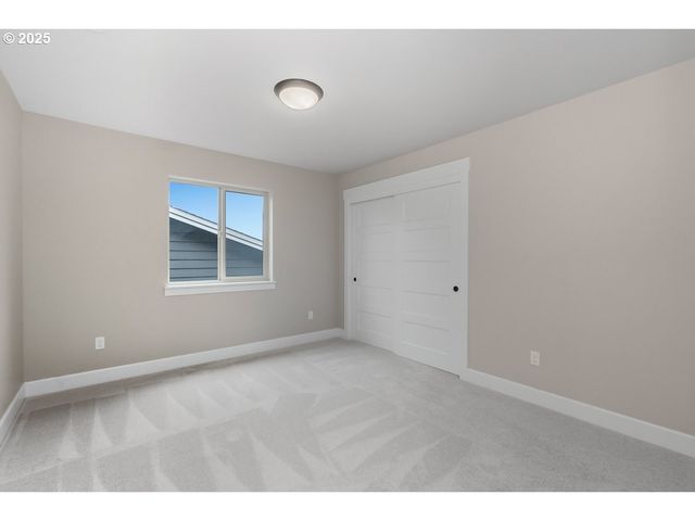 8070 Sw 195TH Ave, Beaverton, OR 97007