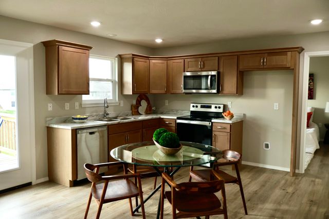 4353 N Toby Avenue, Springfield, MO 65803