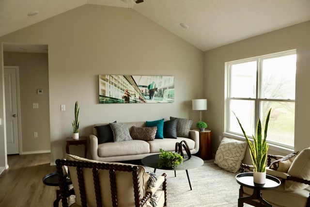 4353 N Toby Avenue, Springfield, MO 65803