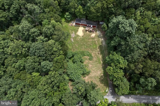 100 RIDGE RD, Mount Holly Springs, PA 17065