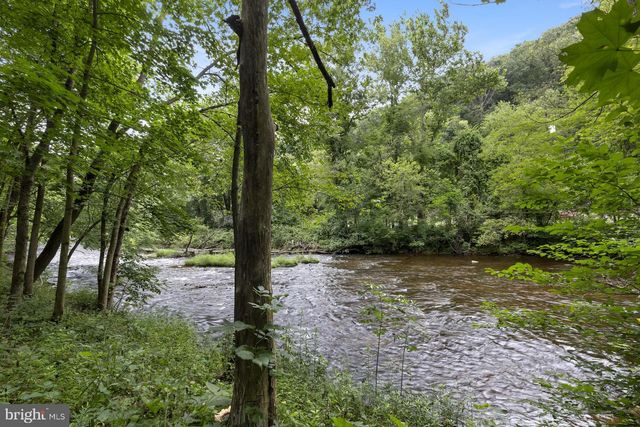 100 RIDGE RD, Mount Holly Springs, PA 17065