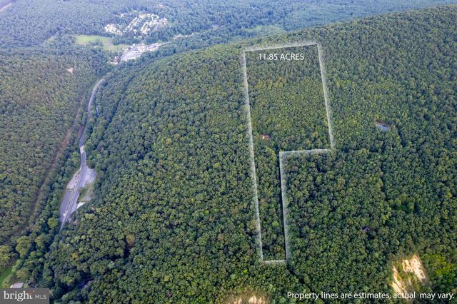 100 RIDGE RD, Mount Holly Springs, PA 17065