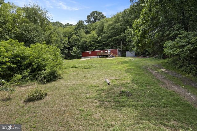 100 RIDGE RD, Mount Holly Springs, PA 17065