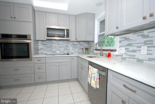 276A MILFORD LN, Monroe Twp, NJ 08831