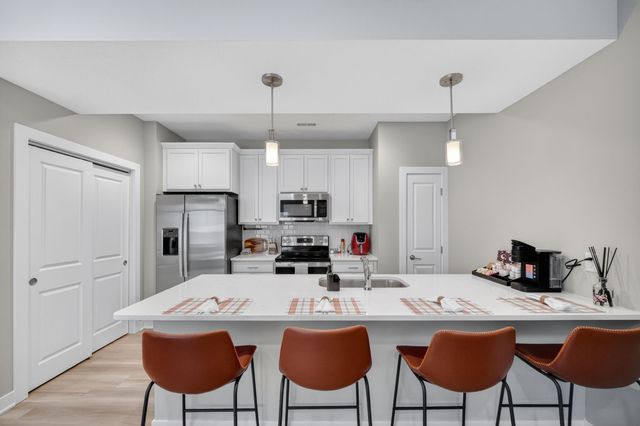 5421 154th Court, Urbandale, IA 50323