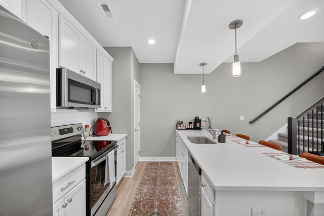 5421 154th Court, Urbandale, IA 50323