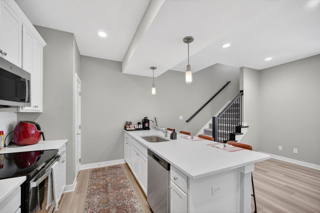 5421 154th Court, Urbandale, IA 50323