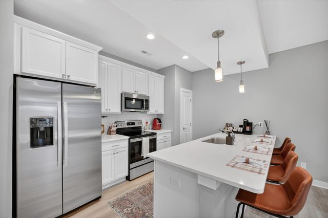 5421 154th Court, Urbandale, IA 50323