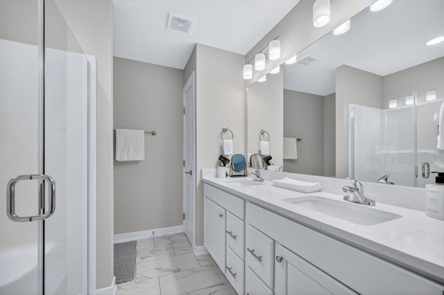 5421 154th Court, Urbandale, IA 50323