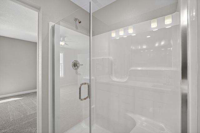 5421 154th Court, Urbandale, IA 50323