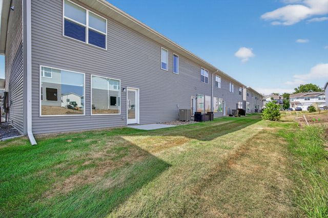 5421 154th Court, Urbandale, IA 50323