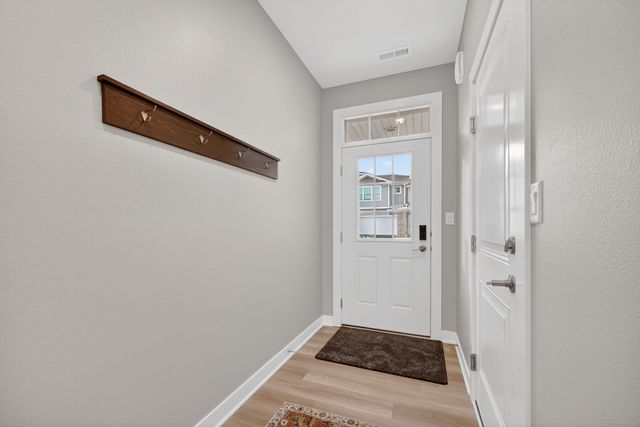 5421 154th Court, Urbandale, IA 50323