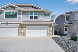5421 154th Court, Urbandale, IA 50323