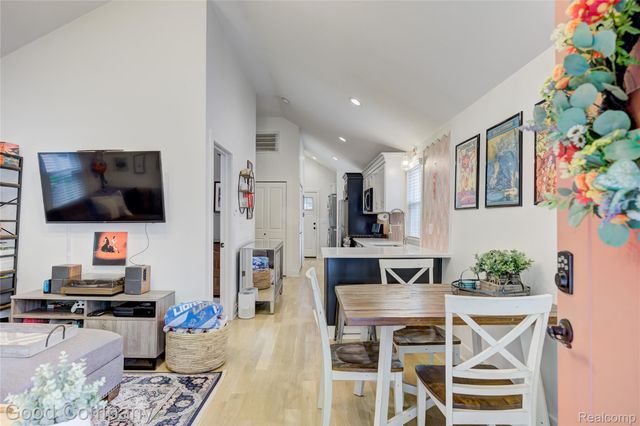 550 E Breckenridge Street, Ferndale, MI 48220