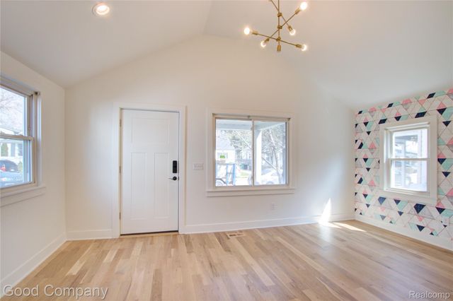 550 E Breckenridge Street, Ferndale, MI 48220