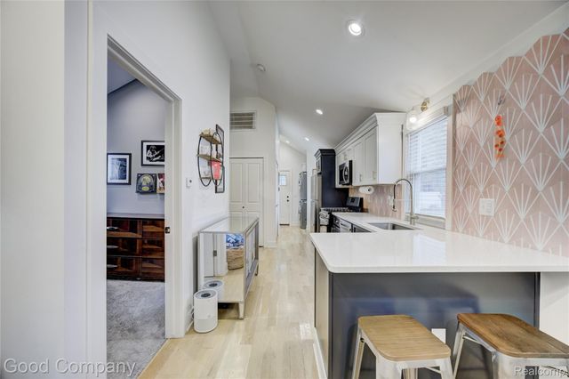 550 E Breckenridge Street, Ferndale, MI 48220