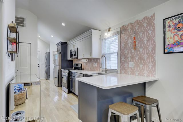 550 E Breckenridge Street, Ferndale, MI 48220