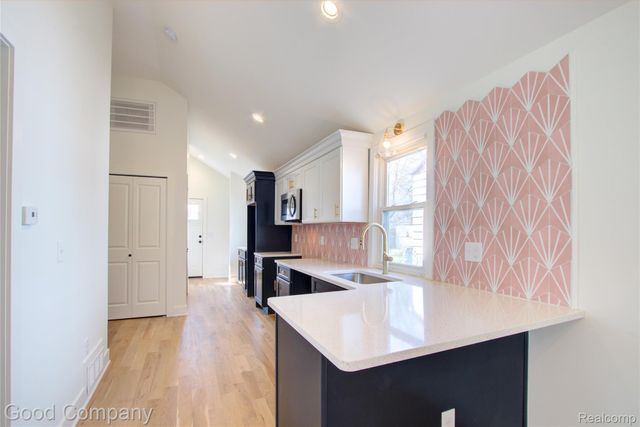 550 E Breckenridge Street, Ferndale, MI 48220