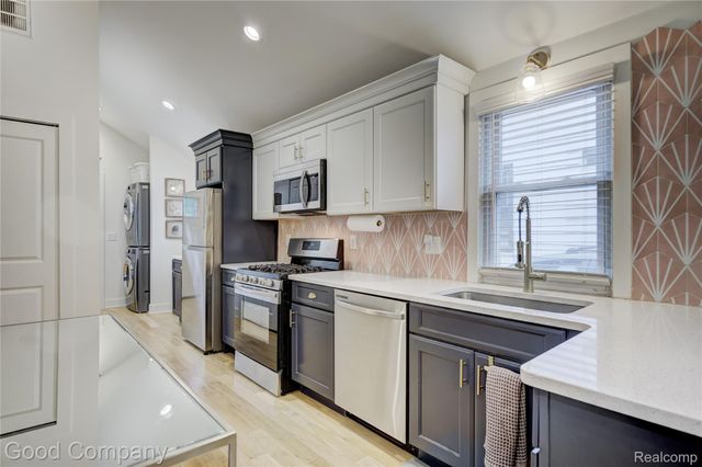 550 E Breckenridge Street, Ferndale, MI 48220