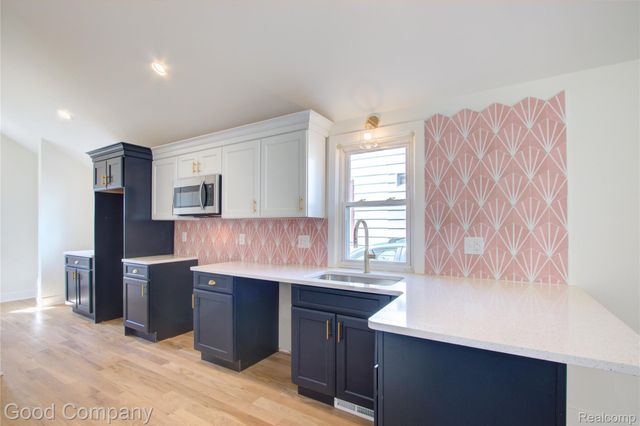 550 E Breckenridge Street, Ferndale, MI 48220