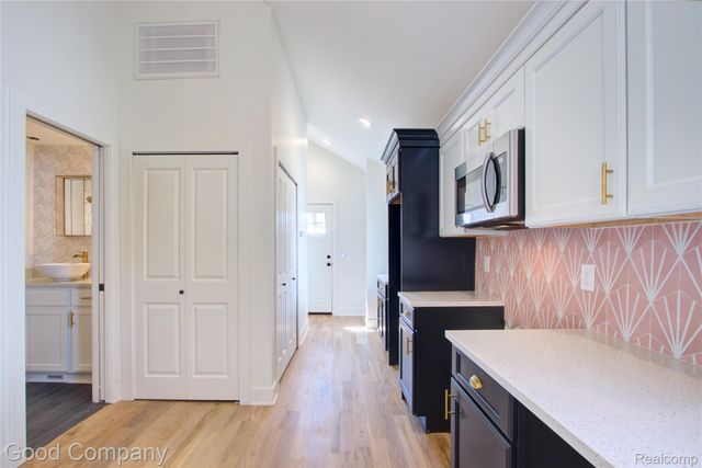 550 E Breckenridge Street, Ferndale, MI 48220