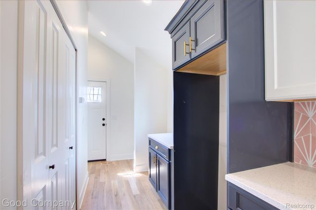 550 E Breckenridge Street, Ferndale, MI 48220