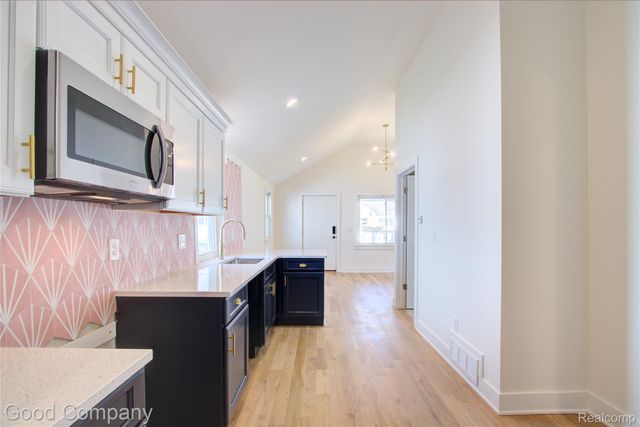 550 E Breckenridge Street, Ferndale, MI 48220